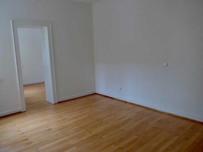 Charmante Altbauwohnung mit Balkon und Ankleidezimmer
