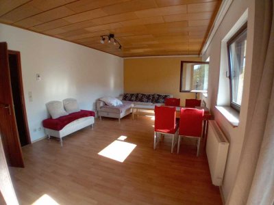 Ideale Studentenwohnung im Grünen, ruhig, mit guter Verkehrsanbindung, für zwei Jahre zu vermieten
