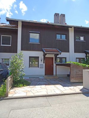 Geräumiges sowie vielseitiges RMH in exzellenter Lage
