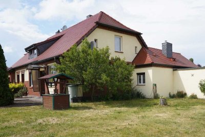 * Großzügige Immobilie mit viel Potenzial * - DHH + Nebengebäude + Bauland in Königsborn