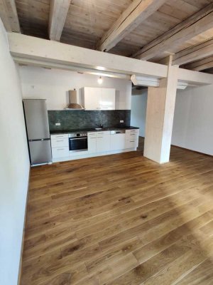 Neuwertige 2-Raum-Wohnung mit Einbauküche in Mering