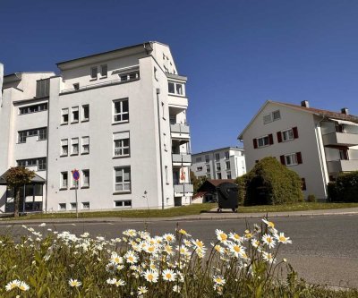 Exklusive 3,5-Zimmer-Maisonettewohnung mit zwei Balkonen, Sauna und Kachelofen in Leutkirch