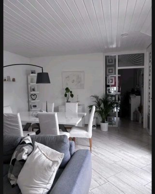 3 Zimmerwohnung mit großem Balkon