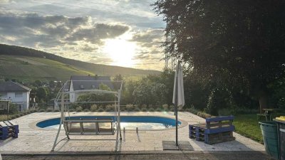 Erstbezug nach Sanierung mit Einbauküche und Pool: schöne 3-Zimmer-Terrassenwohnung in Eltville