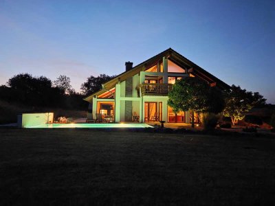 Lichtdurchflutetes Traumhaus in idyllischer Lage