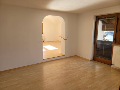 Jenbach: sonnige und gepflegte 3-Zimmer-Wohnung mit Balkonen