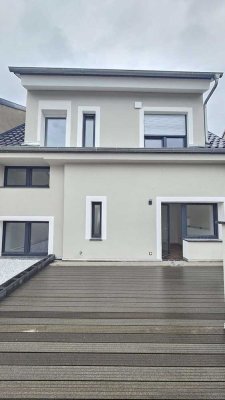 Erstbezug! Hochwertige Terrassenwohnung  – Ideal für Kapitalanleger & Eigennutzer