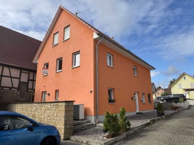 Energieeffizientes EFH mit Einliegerwohnung, Terrasse und großem Hof