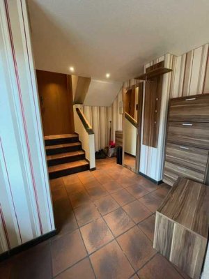 Ansprechende und modernisierte 5-Raum-Wohnung mit geh. Innenausstattung mit EBK in Geilenkirchen