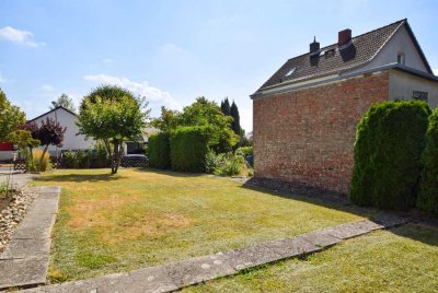 Für kreative Gestalter! Historisches Einfamilienhaus mit Stallungen auf großzügigem Grundstück.