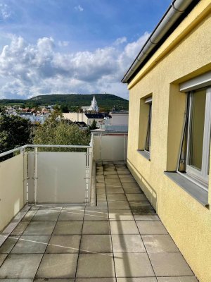 Sonnige 2-Zimmer-Wohnung mit Kabinett - 27m² Dachterrasse – Wohntraum im Zentrum!