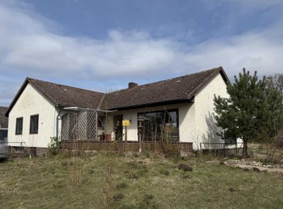 Celle-Garßen: Großzügiger Bungalow im Rohbauzustand
