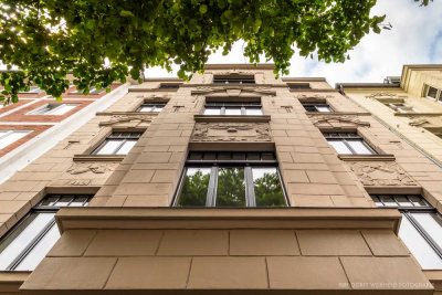 PURE - Charmante und großzügige Altbauwohnung mit Balkon im beliebten Agnesviertel