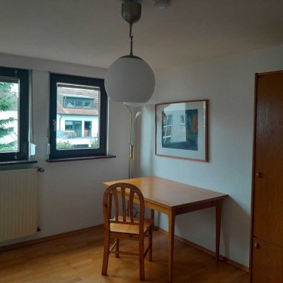 Kleine 2-Zimmerwohnung bei Seniorin