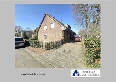 Freistehendes Zweifamilienhaus mit Sanierungsbedarf in ruhiger Wohnlage von Grefrath-Oedt