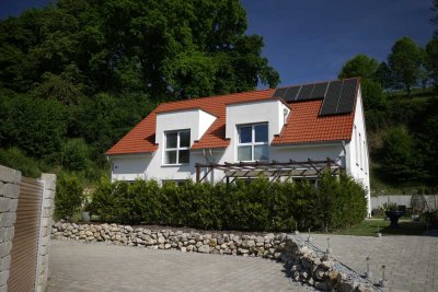 Doppelhaushälfte bei Meitingen - Entspanntes Wohnen trifft Energieeffizienz