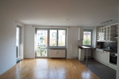 Geschmackvolle 4-Raum-Wohnung in Bogenhausen, München