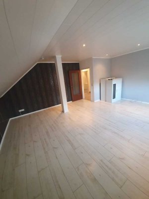 Gepflegte 2-Zimmer-Dachgeschosswohnung in Bedburg
