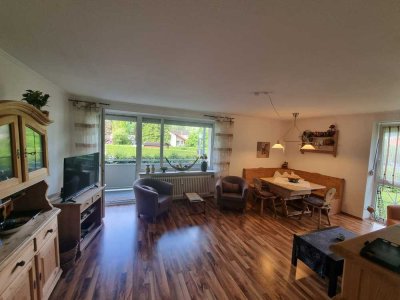 Attraktive und modernisierte 3-Zimmer-Hochparterre-Wohnung mit Einbauküche in Bad Reichenhall