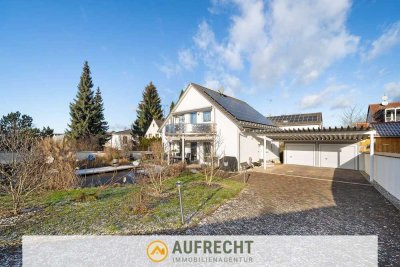 A U F R E C H T °NACHHALTIG & STILVOLL° freistehendes Zweifamilienhaus mit Schwimmteich - KFW40