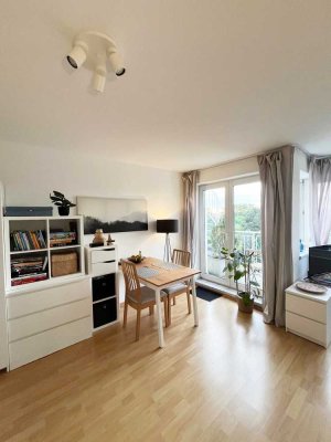 Helle, möblierte 1,5-Zimmer-Wohnung mit Balkon und Einbauküche in Düsseldorf Hamm nähe Medienhafen