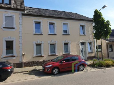 Einfamilienhaus mit Charakter! Berufstätigkeit erwünscht!