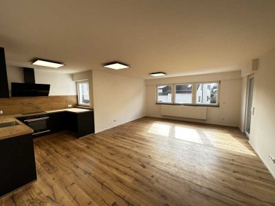 Moderne 4-Zimmer Etagenwohnung mit Balkon und Garage