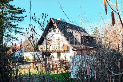 Gemütliche 4-Zi-DG-Wohnung mit Balkon in begehrter Wohnlage!