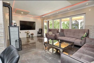 Provisionsfrei! Modernisiertes Ein-/Zweifamilienhaus – 5 Zi., +Dachstudio, Büro, Doppelgarage, Sauna