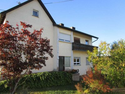 *** Freistehendes Mehrfamilienhaus mit viel Potenzial sucht kreativen Käufer ***