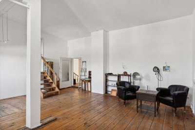 Einzigartige Dachgeschosswohnung nahe Winterfeldtplatz mit Gestaltungsmöglichkeiten