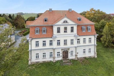 Herrschaftliches Schloss Oberleutersdorf – Denkmaljuwel mit Ferienwohntraum & großem Potenzial