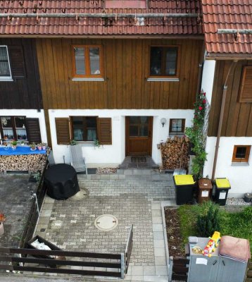 Schönes Reihen-Mittelhaus mit sechs Zimmern in Geretsried Süd