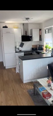 Neuwertige 2-Raum-Wohnung mit Balkon und Einbauküche in Blindheim