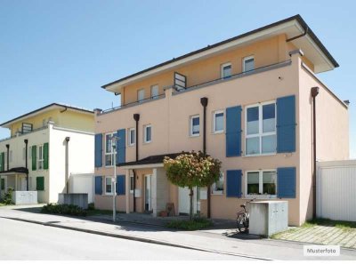 Provisionsfrei Einfamilienhaus in 78056 Villingen-Schwenningen, Neue Gasse