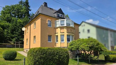 Viel Platz für Familie, Büro oder Vermietung – saniertes Haus mit 3 Wohnungen