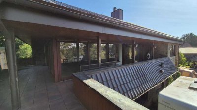 Erstbezug nach Sanierung: Freundliche 3-Zimmer-Penthouse-Wohnung mit geh. Innenausstattung