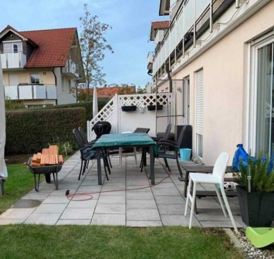 Helle freundliche 3 - Zimmer Wohnung mit Garten
