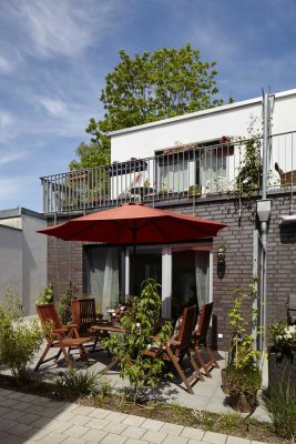 Haus statt Wohnung: Modernes Townhouse mit zwei Terrassen, ruhige Hoflage in Ehrenfeld-Nachbarschaft