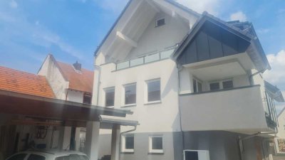 Erstbezug mit Balkon: Schöne 3-Zimmer-Wohnung im 1. OG mit gehobener Innenausstattung in Rodgau