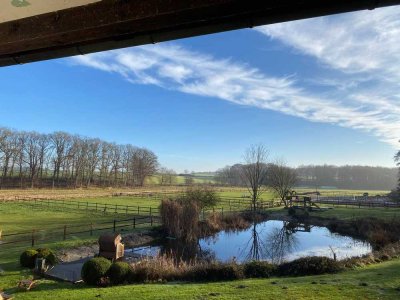 Wohnung im Grünen mit Balkon