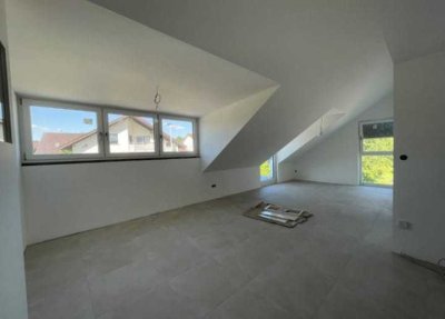 Neubau Erstbezug, offen geschnittene 2-Zi-DG-Wohnung Ispringen