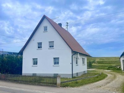 1157 qm großes Grundstück. Einfamilienhaus mit Einliegerwohnung in ruhiger Lage