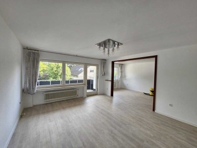 Erstbezug nach Renovierung mit Balkon: Schöne 2,5-Raum-Wohnung in Bielefeld