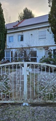 1200 € - 140 m² - 3.5 Zi.