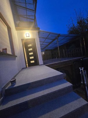 Helle 3,5-Zimmer-Wohnung mit Balkon und Garage in Klingelbach