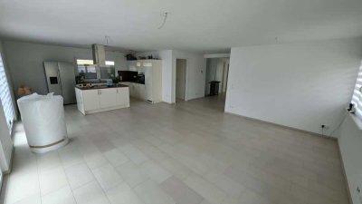 Penthouse mit 135 m²+ 40m² Balkon in Idstein Aufzug von der Tiefgarage direkt ins Wohnzimmer