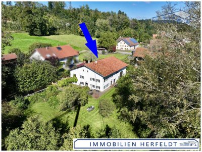 Tradition trifft Zukunft: Denkmalgeschütztes Bauernhaus mit Baugrundstück – sofort bezugsfrei