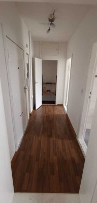 Exklusive, geräumige und neuwertige 1-Zimmer-Wohnung mit Balkon und EBK in Reinickendorf