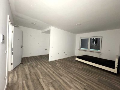 Frisch saniert & bezugsfertig: 1-Zi.-Apartment mit ebener Dusche & Rollläden